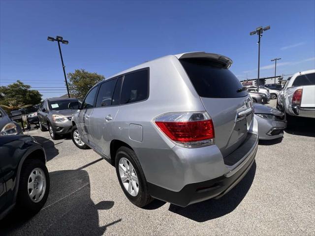 used 2013 Toyota Highlander car, priced at $9,950