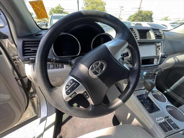 used 2013 Toyota Highlander car, priced at $9,950