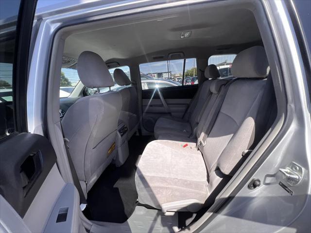 used 2013 Toyota Highlander car, priced at $9,950