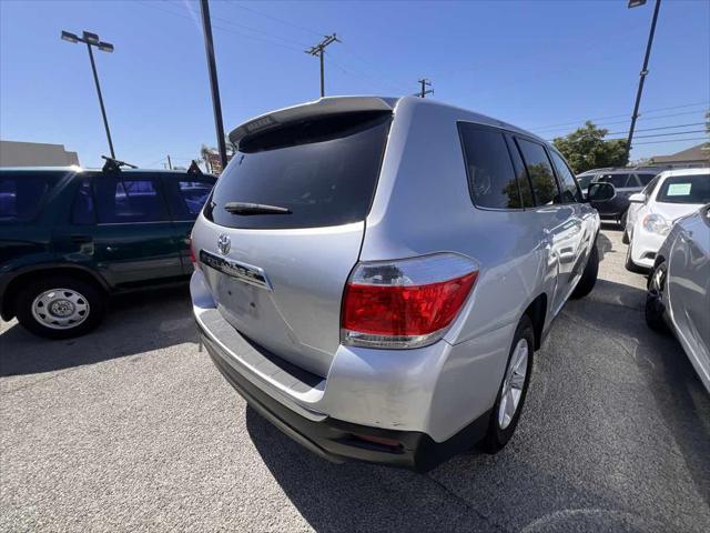 used 2013 Toyota Highlander car, priced at $9,950