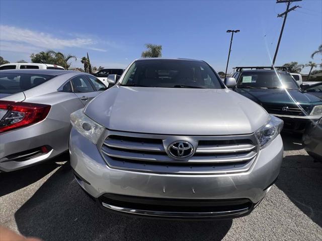 used 2013 Toyota Highlander car, priced at $9,950