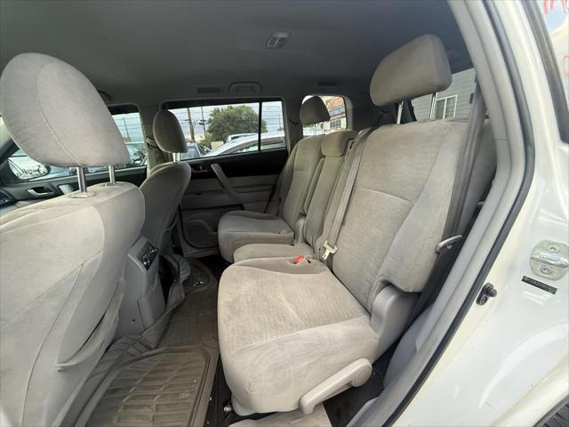 used 2013 Toyota Highlander car, priced at $10,950