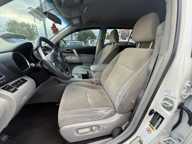 used 2013 Toyota Highlander car, priced at $10,950