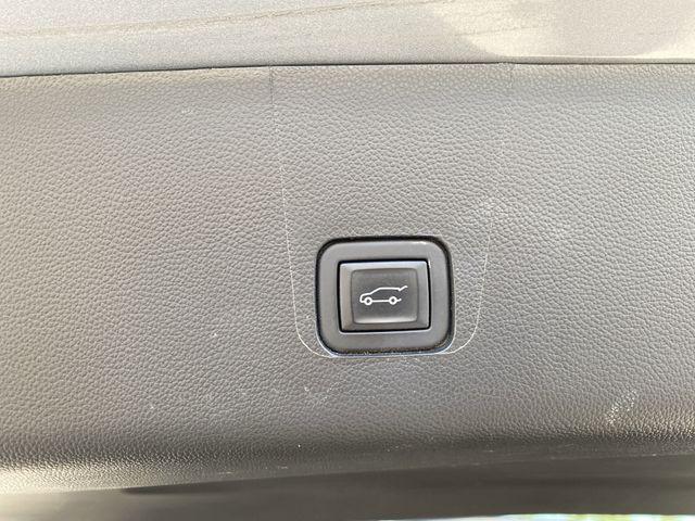 used 2023 Chevrolet Traverse car, priced at $30,990