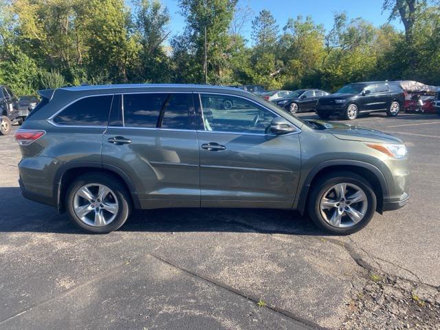 used 2015 Toyota Highlander car, priced at $22,495