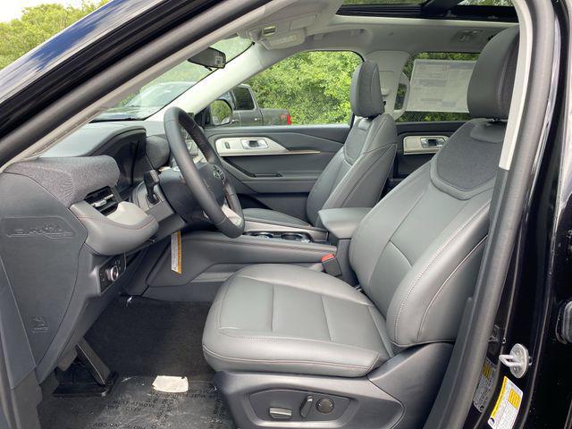 new 2025 Ford Explorer car, priced at $49,870