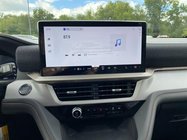 new 2025 Ford Explorer car, priced at $49,870