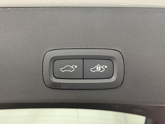 used 2024 Volvo XC40 car, priced at $31,789