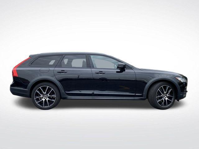 used 2018 Volvo V90 Cross Country car, priced at $23,500