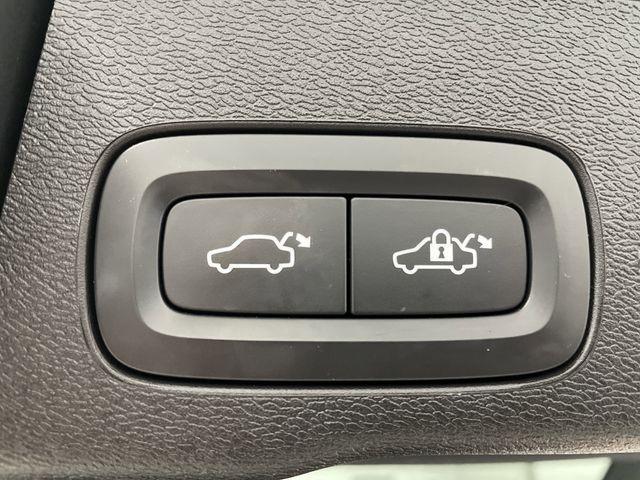 used 2022 Volvo XC60 Recharge Plug-In Hybrid car, priced at $36,995