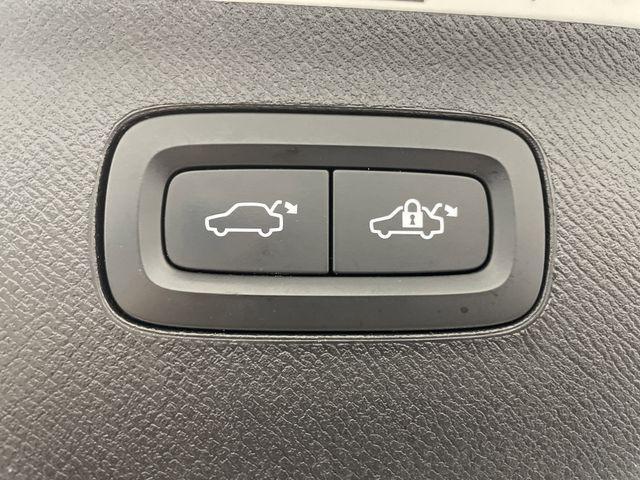 used 2022 Volvo XC90 Recharge Plug-In Hybrid car, priced at $50,995