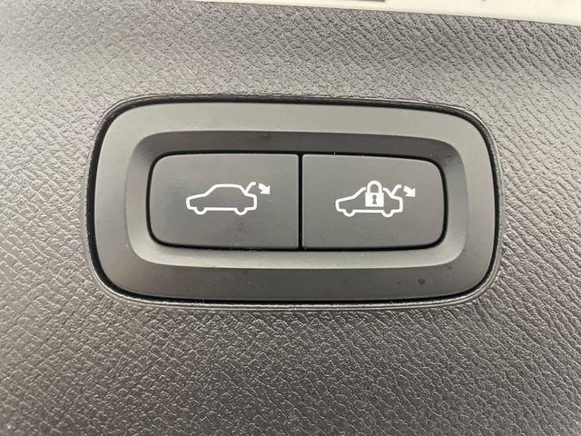 used 2022 Volvo XC90 Recharge Plug-In Hybrid car, priced at $40,995