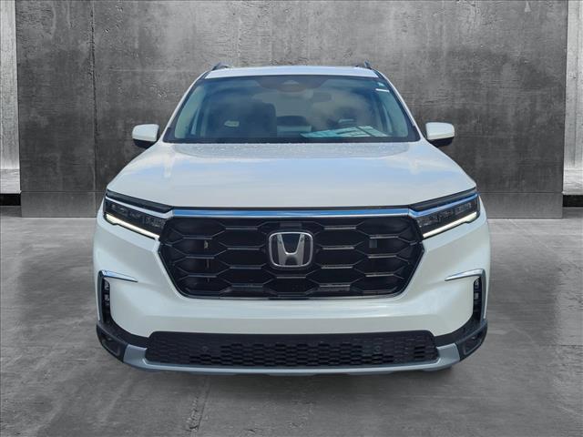 new 2025 Honda Pilot car, priced at $47,909