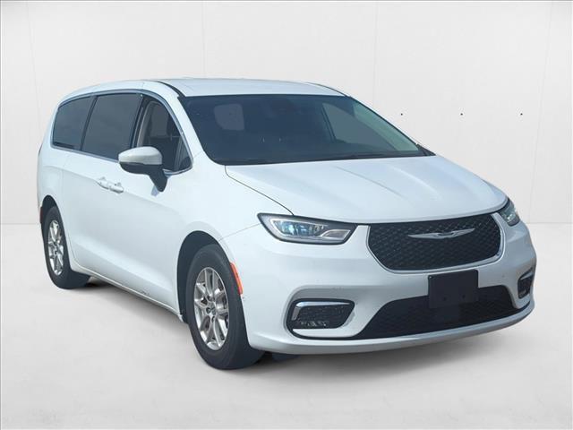 used 2023 Chrysler Pacifica car, priced at $20,911