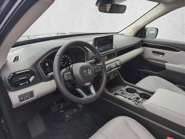 new 2025 Honda Pilot car, priced at $42,846