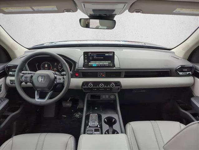 new 2025 Honda Pilot car, priced at $42,846