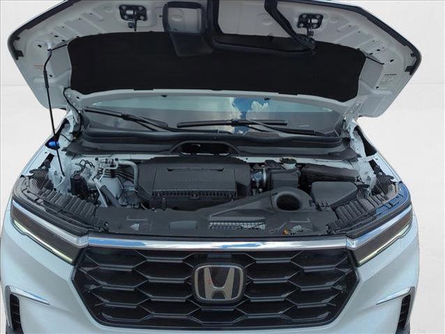 new 2025 Honda Pilot car, priced at $47,182