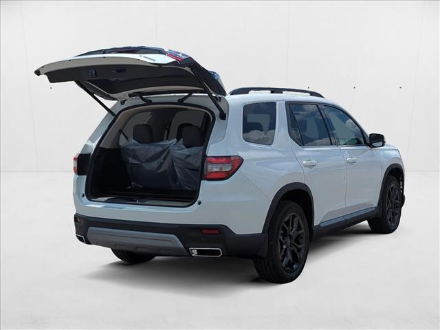 new 2025 Honda Pilot car, priced at $47,182