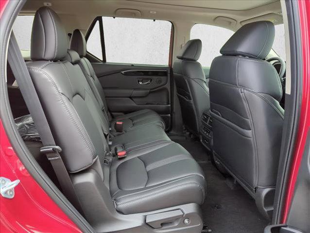 new 2025 Honda Pilot car, priced at $47,452