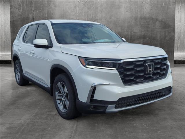 new 2025 Honda Pilot car, priced at $43,625