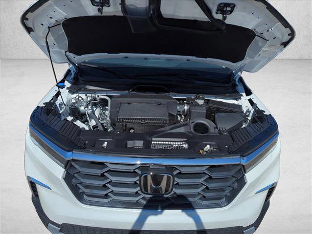 new 2025 Honda Pilot car, priced at $45,242