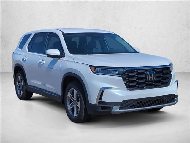 new 2025 Honda Pilot car, priced at $45,242