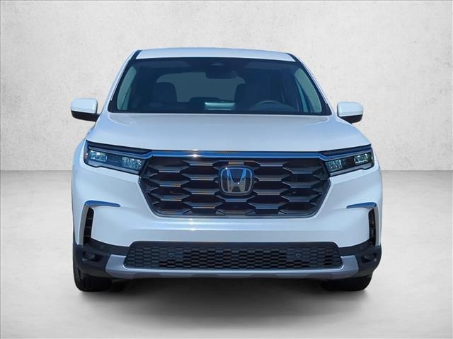 new 2025 Honda Pilot car, priced at $45,242