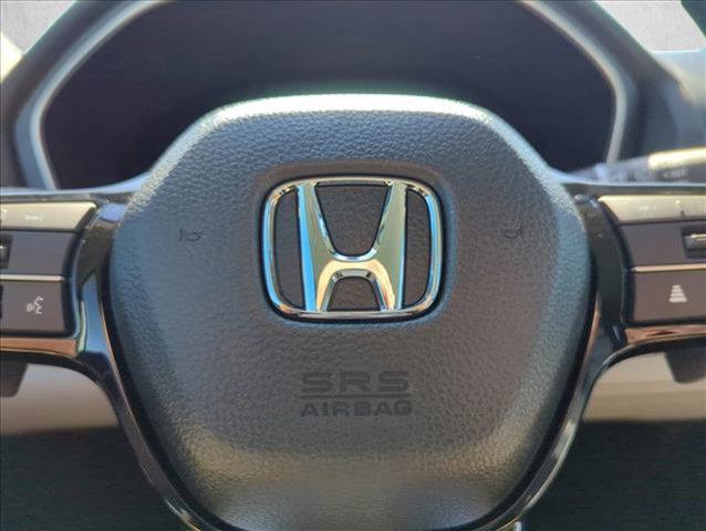 new 2025 Honda Pilot car, priced at $45,242
