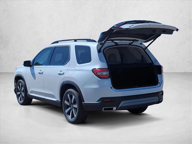 new 2025 Honda Pilot car, priced at $48,205