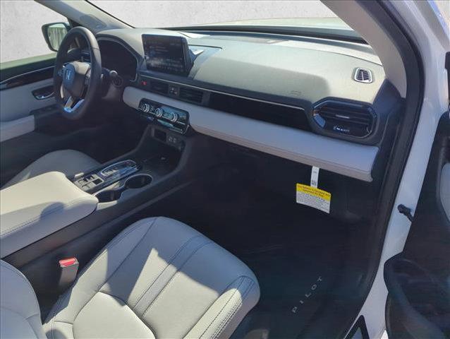 new 2025 Honda Pilot car, priced at $48,205