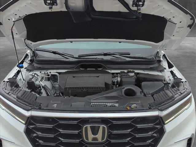 new 2025 Honda Pilot car, priced at $48,093