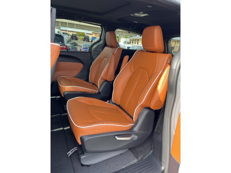 new 2025 Chrysler Pacifica car, priced at $53,467