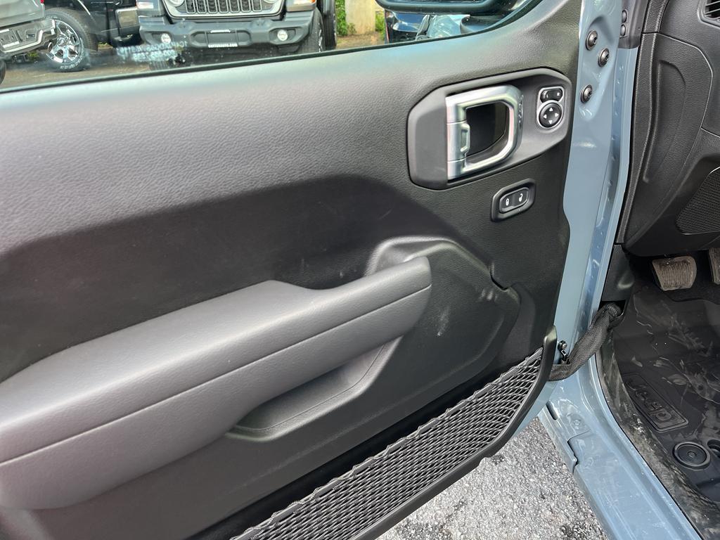 new 2025 Jeep Wrangler car, priced at $50,344