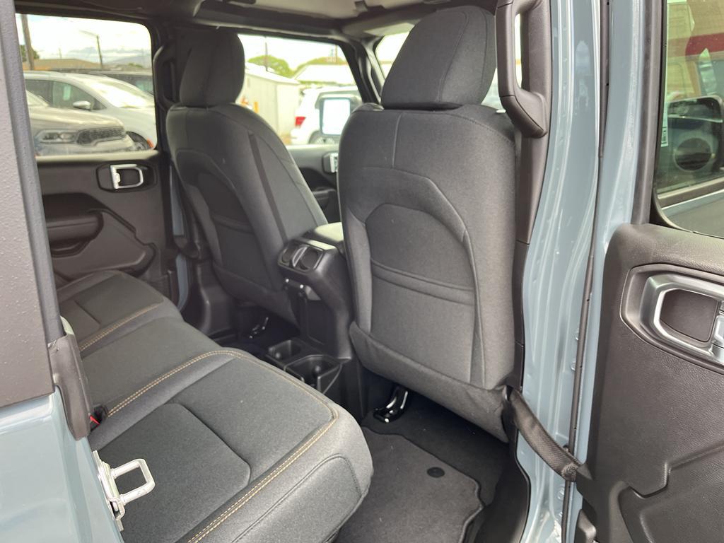 new 2025 Jeep Gladiator car, priced at $44,485