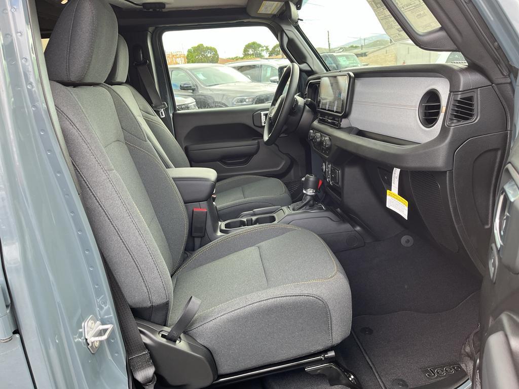 new 2025 Jeep Gladiator car, priced at $44,485