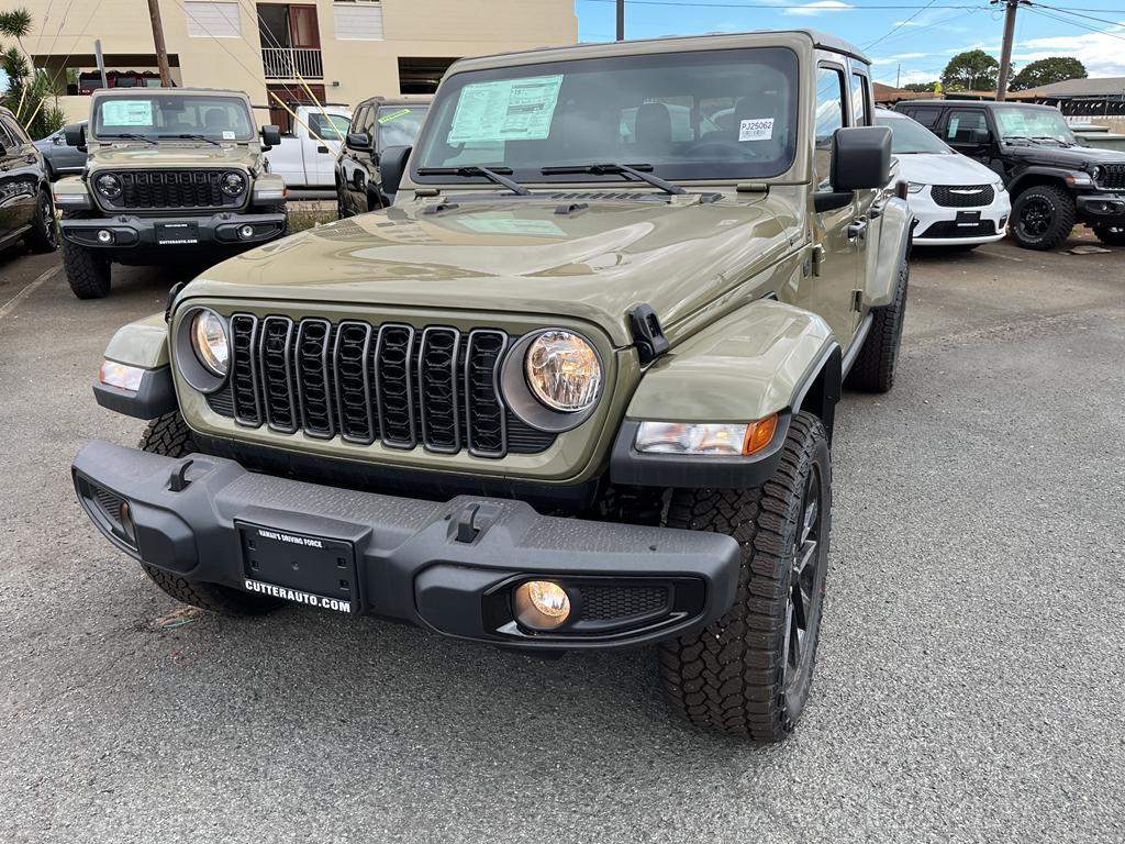 new 2025 Jeep Gladiator car, priced at $44,485