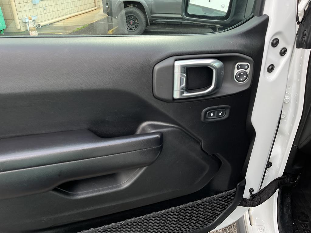 used 2021 Jeep Gladiator car, priced at $43,914