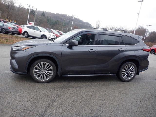 used 2022 Toyota Highlander car, priced at $36,990