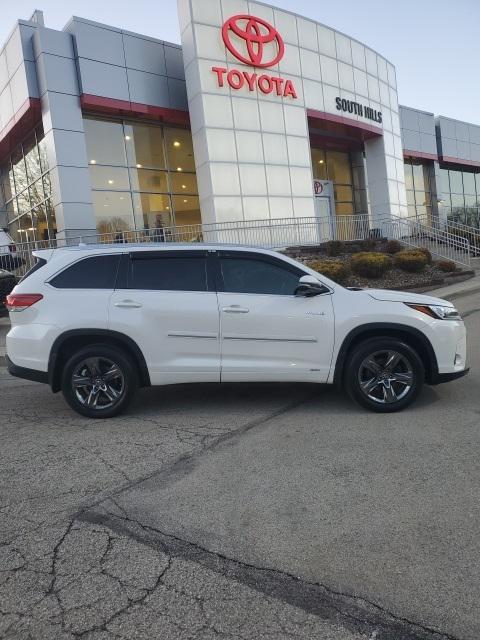 used 2017 Toyota Highlander Hybrid car, priced at $25,890