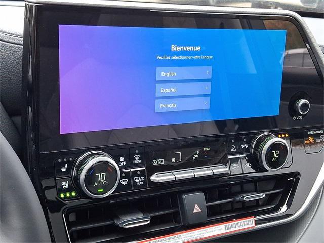 new 2025 Toyota Highlander car, priced at $55,253