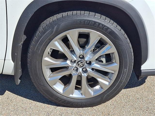 used 2022 Toyota Highlander car, priced at $38,990