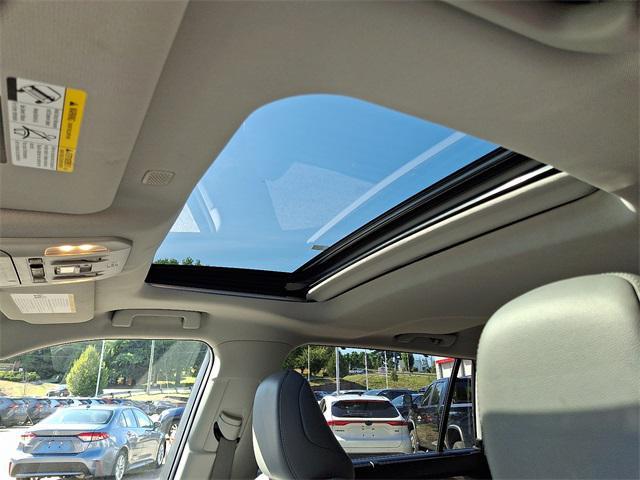 used 2022 Toyota Highlander car, priced at $38,990