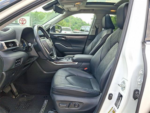 used 2022 Toyota Highlander Hybrid car, priced at $43,890