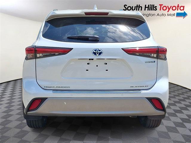 used 2022 Toyota Highlander Hybrid car, priced at $43,890
