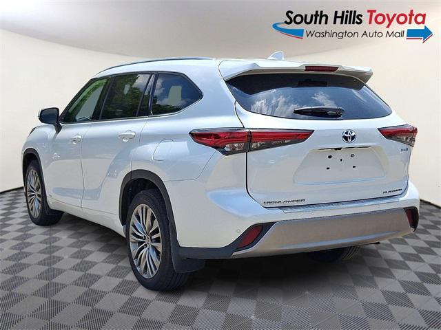 used 2022 Toyota Highlander Hybrid car, priced at $43,890