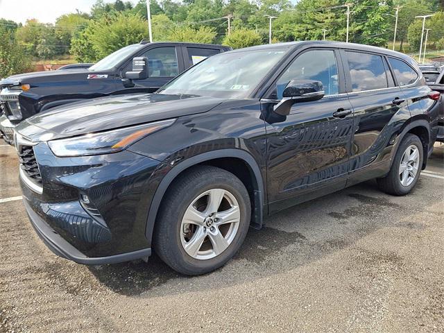 used 2023 Toyota Highlander car, priced at $34,990