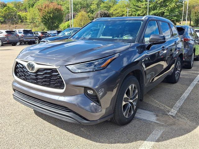 used 2024 Toyota Highlander car, priced at $42,990