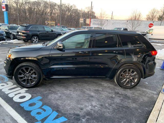 used 2018 Jeep Grand Cherokee car, priced at $15,399