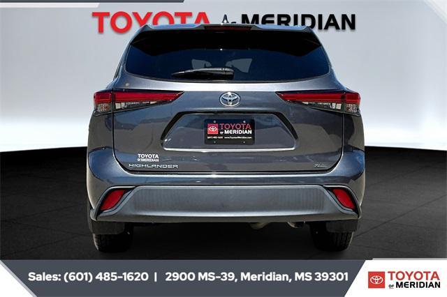 used 2020 Toyota Highlander car, priced at $27,542