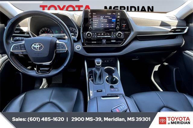 used 2020 Toyota Highlander car, priced at $27,542